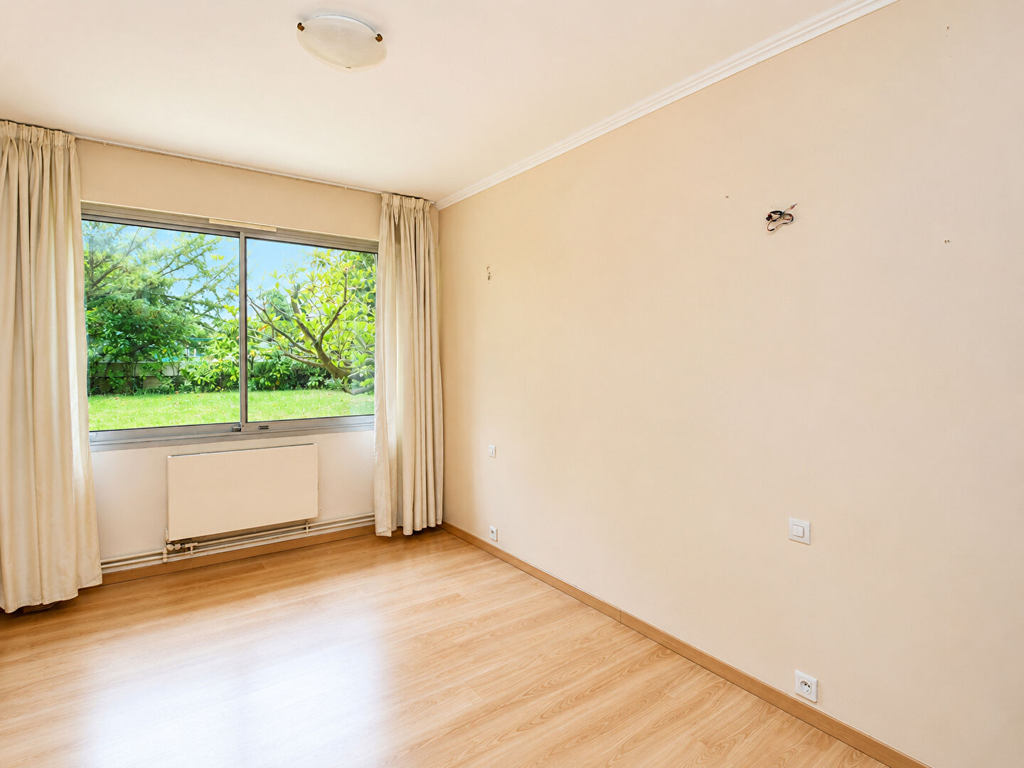 CROISSY-SUR-SEINE – AU COEUR DU CENTRE VILLE – APPARTEMENT DE 79 M²- CAVE ET PARKING