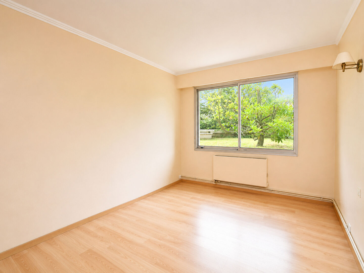CROISSY-SUR-SEINE – AU COEUR DU CENTRE VILLE – APPARTEMENT DE 79 M²- CAVE ET PARKING