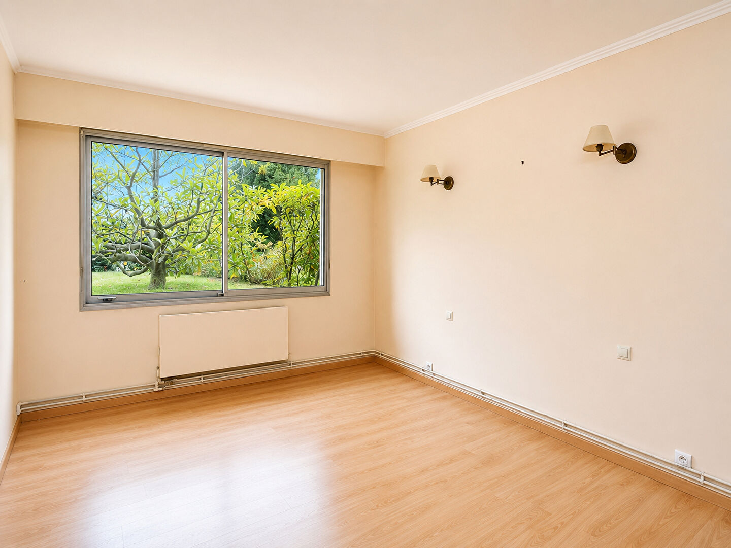 CROISSY-SUR-SEINE – AU COEUR DU CENTRE VILLE – APPARTEMENT DE 79 M²- CAVE ET PARKING