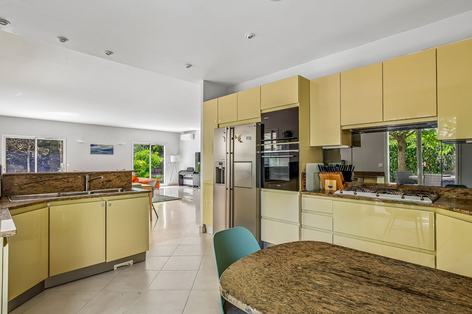 LE VESINET SUD, 8 MN RER, MAISON CONTEMPORAINE DE 261 M² – 5 CHAMBRES – TERRAIN 1000 M²