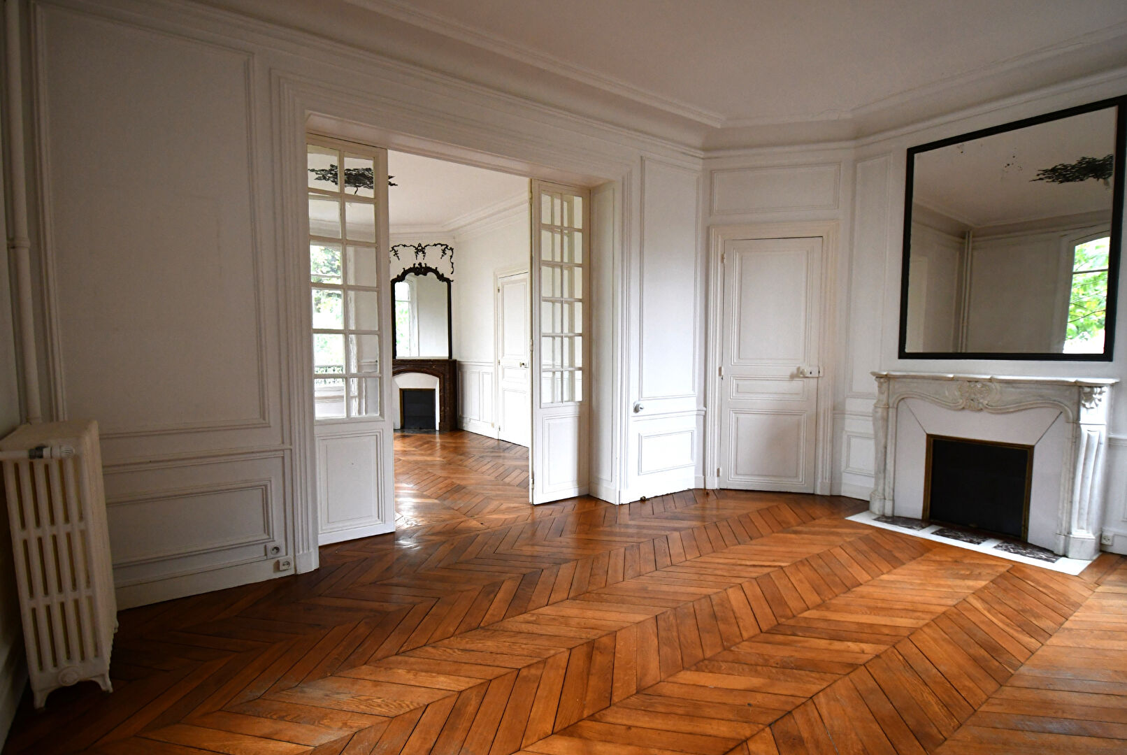 CHATOU TRIANGLE D&rsquo;OR – 8 MN RER – MAGNIFIQUE MAISON 6 CHAMBRES – AU CALME