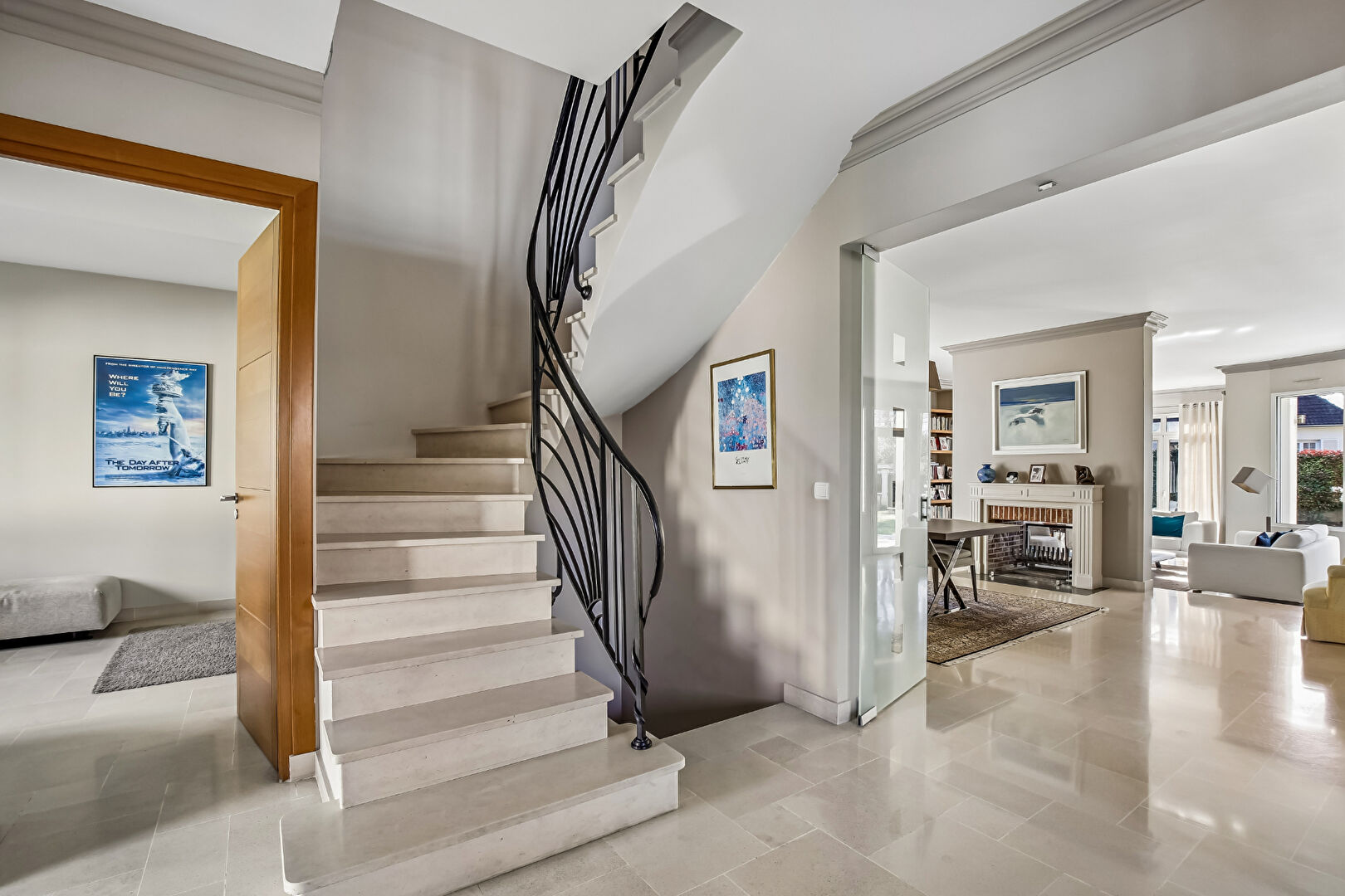 LE VESINET 4 MIN RER, PROPRIETE CONTEMPORAINE 256 M² – TERRAIN 1202 M² – BELLES PRESTATIONS