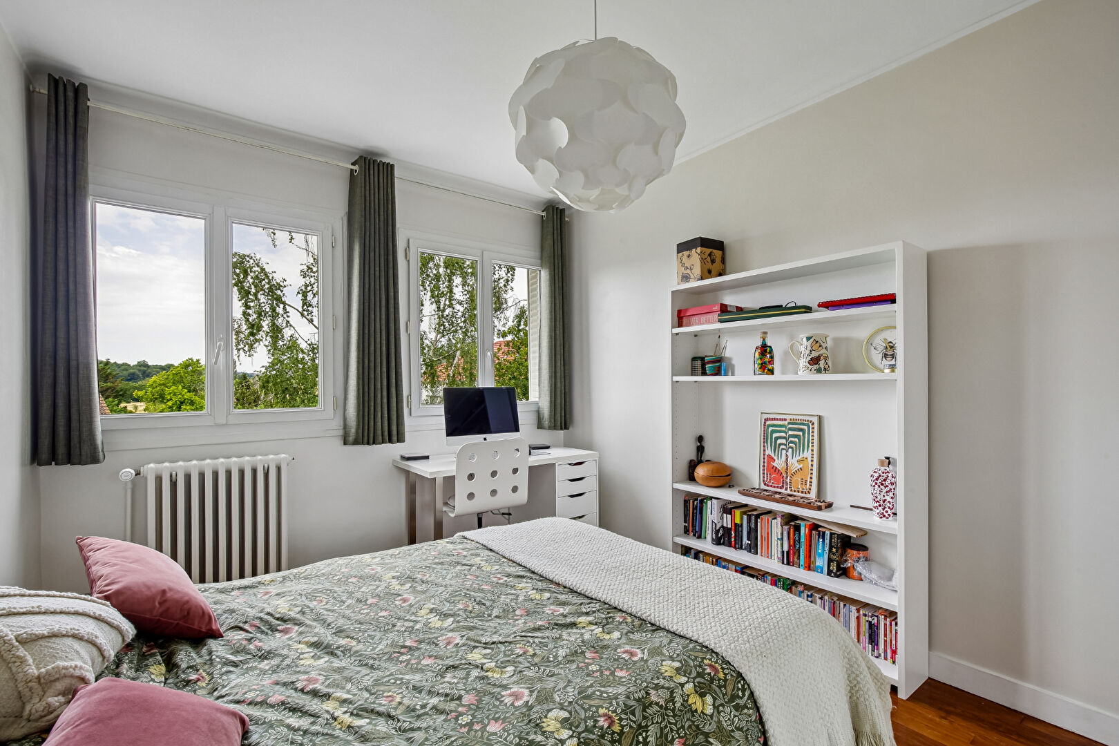 LE VESINET 15 MN RER ET CENTRE VILLE – MAISON FAMILIALE  5 CHAMBRES  – LUMINEUSE – TERRAIN 404 M²