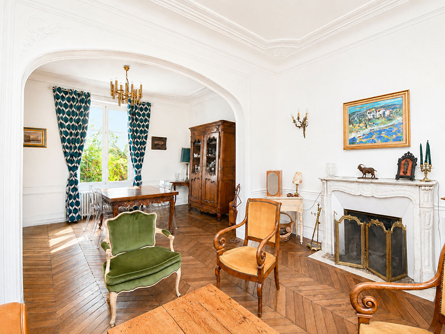 LE VESINET COEUR DE CENTRE  – 3 MN RER – PROPRIETE DE 183 M² – 5 CHAMBRES – TERRAIN 644 M²
