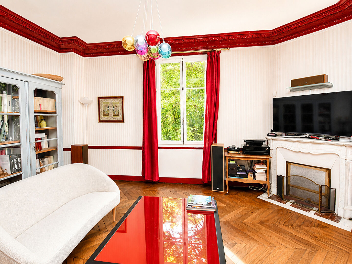 LE VESINET COEUR DE CENTRE  – 3 MN RER – PROPRIETE DE 183 M² – 5 CHAMBRES – TERRAIN 644 M²