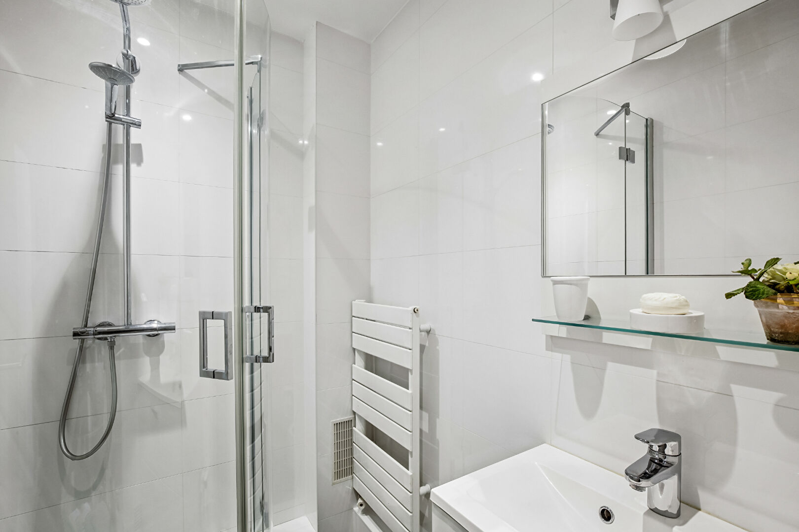 BAS DE CHATOU – QUARTIER BRIMONT – APPARTEMENT 4 PIECES DE 103 M² – TERRASSE ET JARDIN 63 M² – 12 MN RER