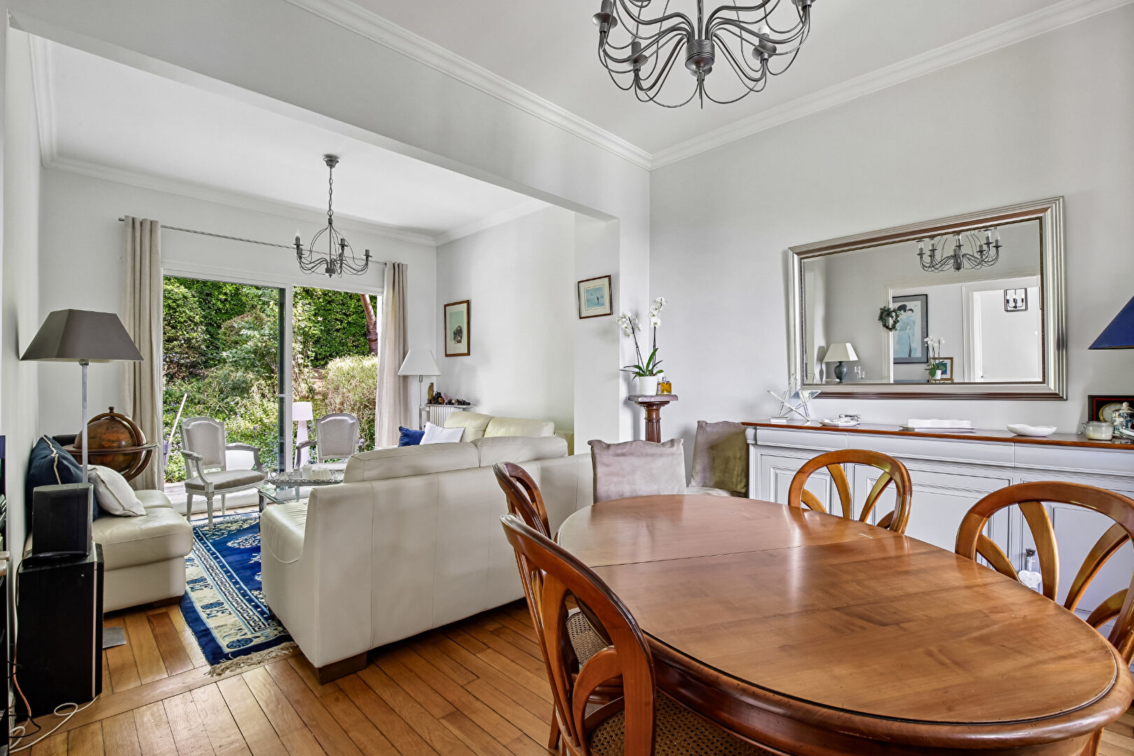 CHATOU – MAISON DE 155 M² DONT UN STUDIO INDEPENDANT DE  35 M² AVEC BEAU POTENTIEL – TERRAIN DE 1197 M²