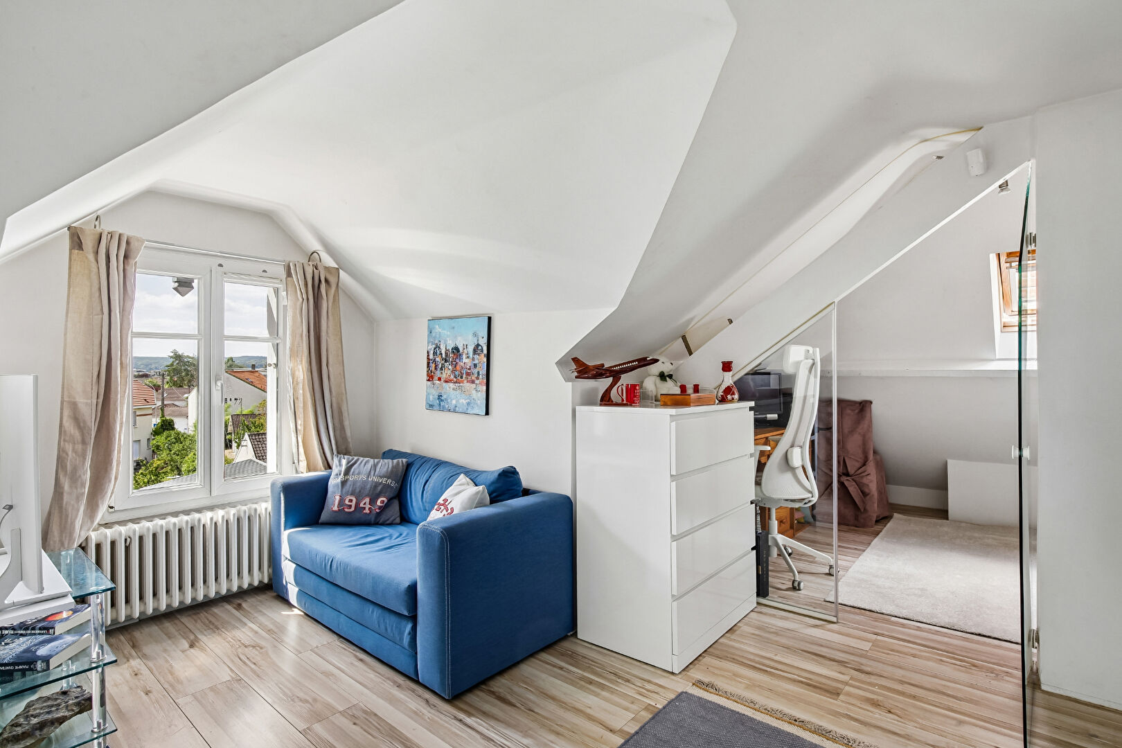 CHATOU – MAISON DE 155 M² DONT UN STUDIO INDEPENDANT DE  35 M² AVEC BEAU POTENTIEL – TERRAIN DE 1197 M²
