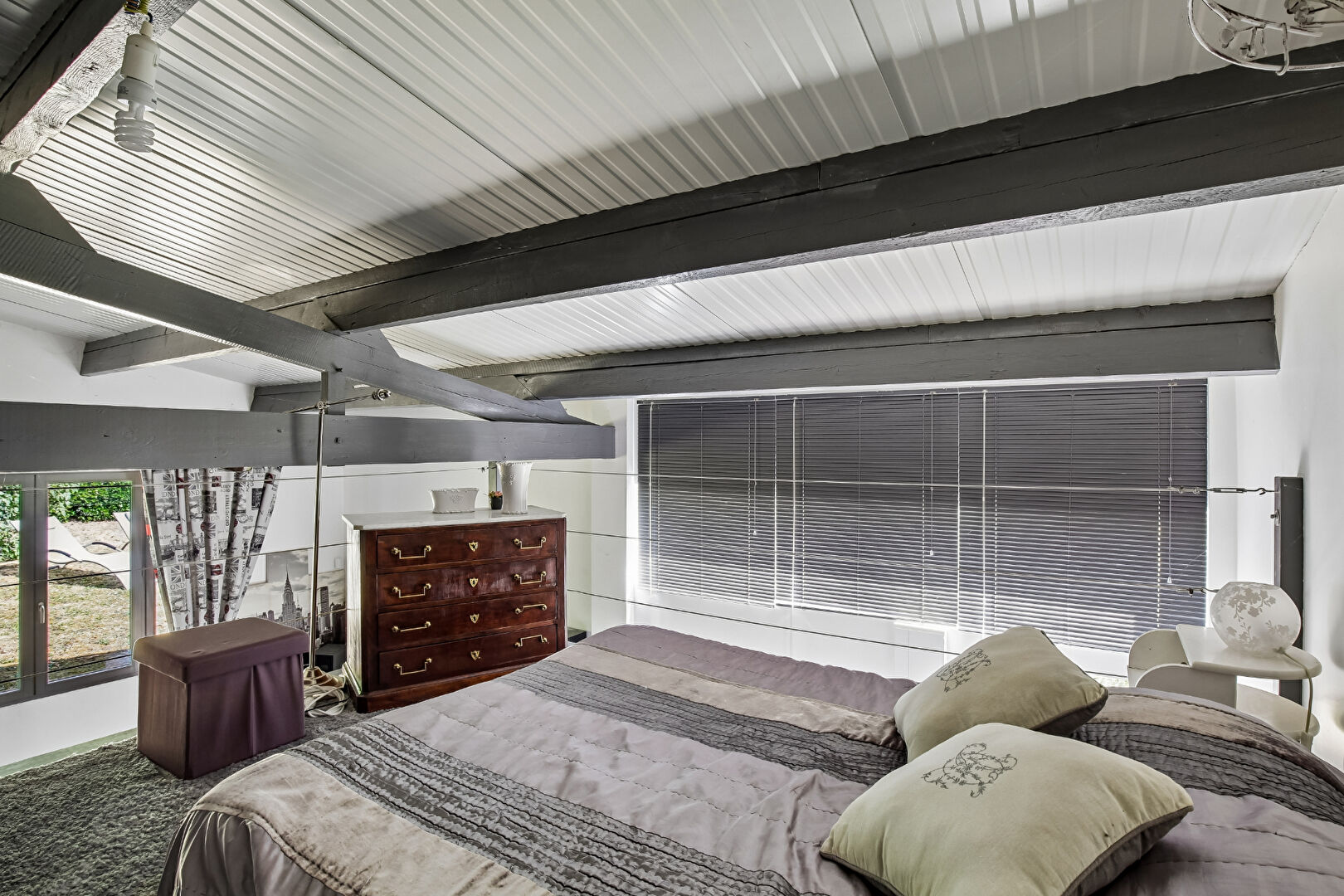 CHATOU – MAISON DE 155 M² DONT UN STUDIO INDEPENDANT DE  35 M² AVEC BEAU POTENTIEL – TERRAIN DE 1197 M²
