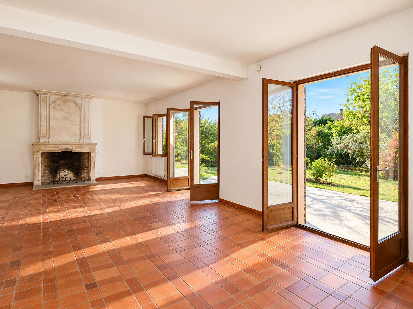 CHATOU – TRIANGLE D&rsquo;OR A 10 MN DU RER – MAISON DE 201m2 – TERRAIN 872 m² – 4 CHAMBRES