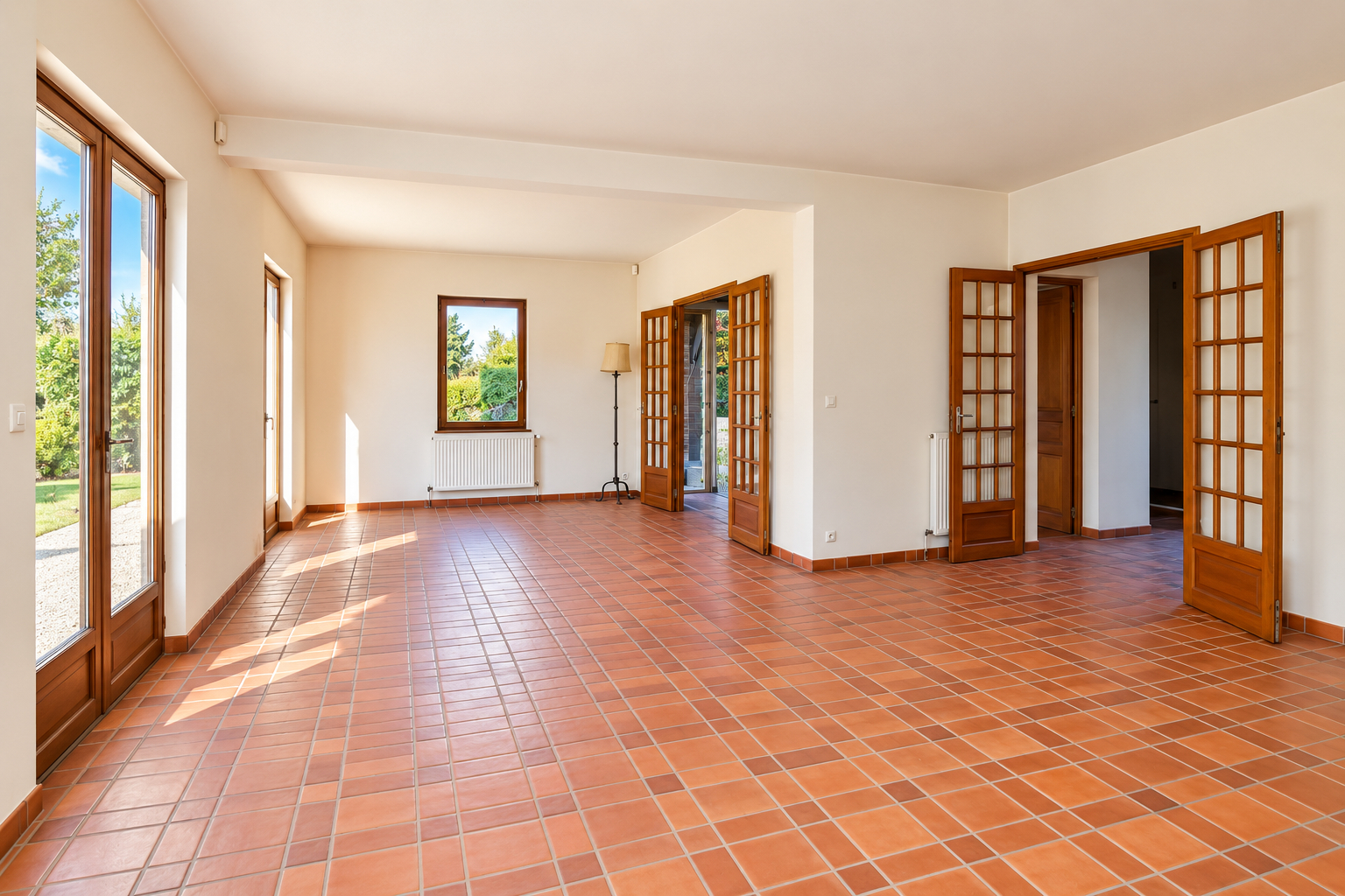 CHATOU – TRIANGLE D&rsquo;OR A 10 MN DU RER – MAISON DE 201m2 – TERRAIN 872 m² – 4 CHAMBRES