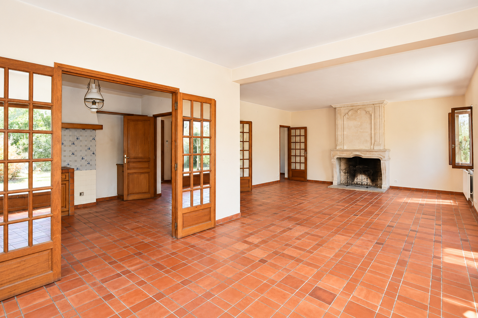 CHATOU – TRIANGLE D&rsquo;OR A 10 MN DU RER – MAISON DE 201m2 – TERRAIN 872 m² – 4 CHAMBRES