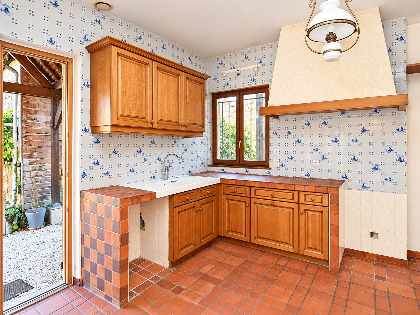 CHATOU – TRIANGLE D&rsquo;OR A 10 MN DU RER – MAISON DE 201m2 – TERRAIN 872 m² – 4 CHAMBRES
