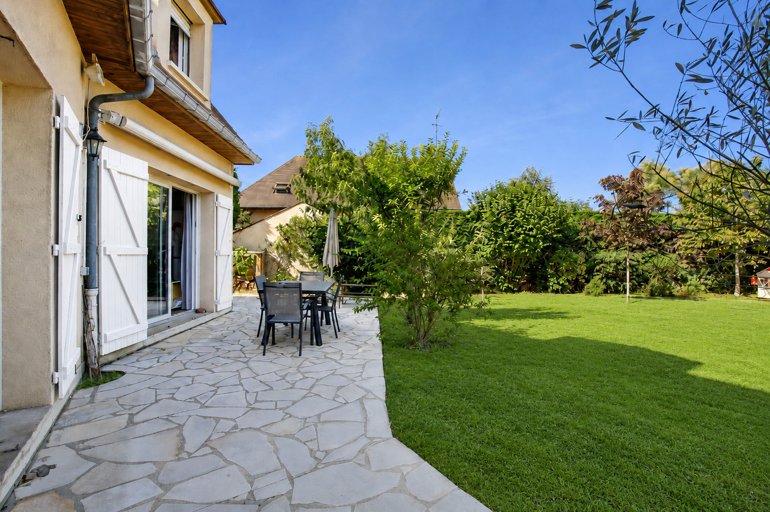 CROISSY SUR SEINE – MAISON FAMILIALE DE 176 M² – 5 CHAMBRES – TERRAIN DE 867 M²