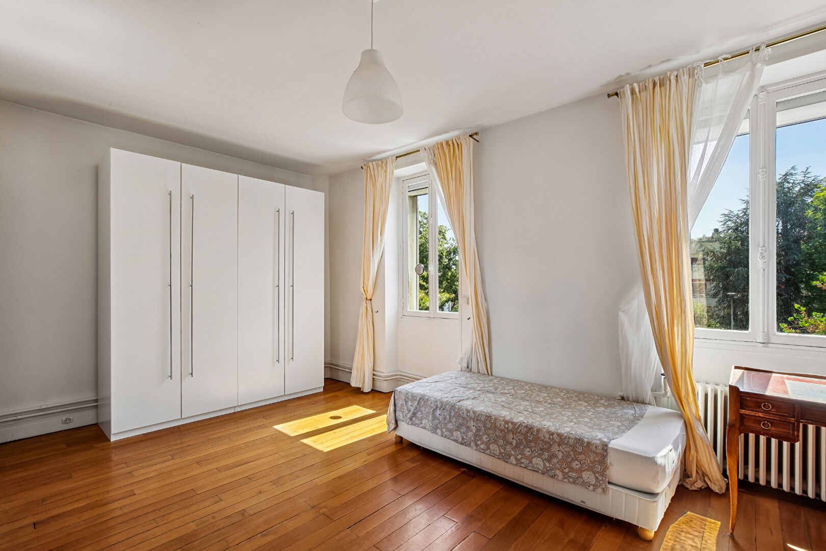 BAS DE CHATOU – TRIANGLE D&rsquo;OR – HOTEL PARTICULIER NAPOLEON III – TERRAIN 2031 M²