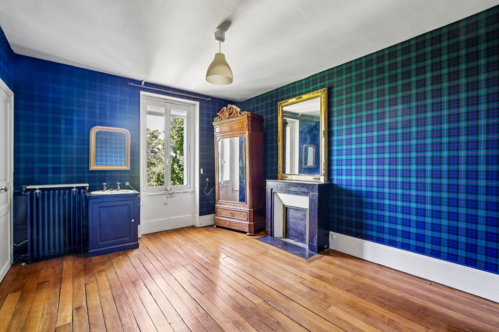 BAS DE CHATOU – TRIANGLE D&rsquo;OR – HOTEL PARTICULIER NAPOLEON III – TERRAIN 2031 M²