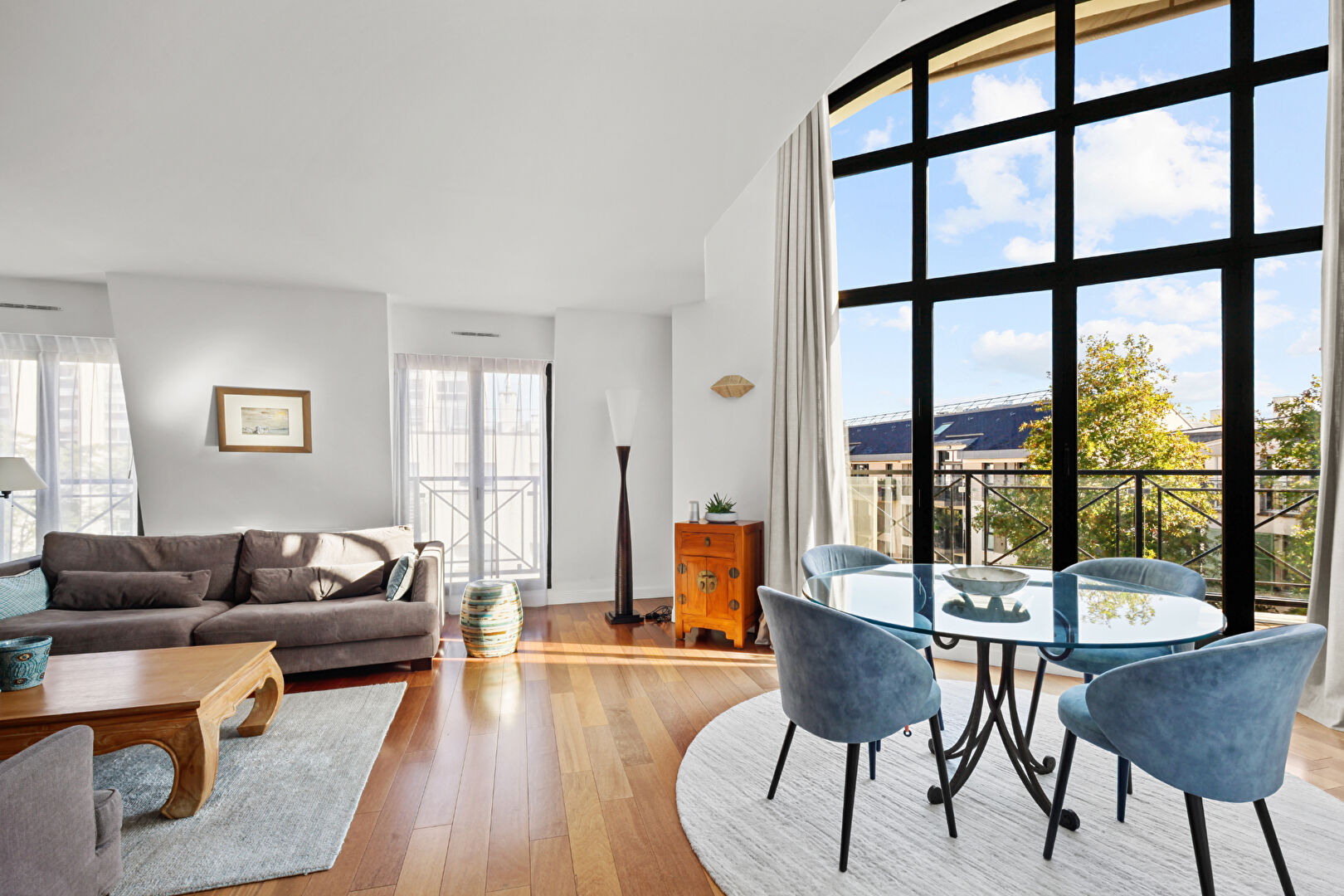 BAS DE CHATOU PROCHE CENTRE-VILLE Très bel Appartement Duplex de 111 m² avec 3 chambres et possibilité d&rsquo;une 4è
