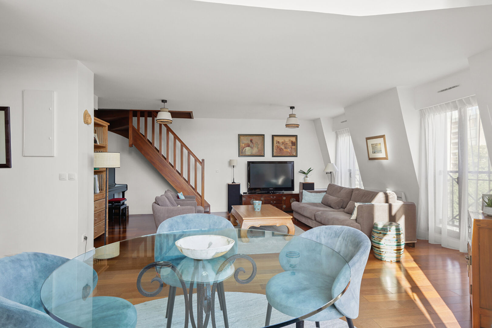 BAS DE CHATOU PROCHE CENTRE-VILLE Très bel Appartement Duplex de 111 m² avec 3 chambres et possibilité d&rsquo;une 4è