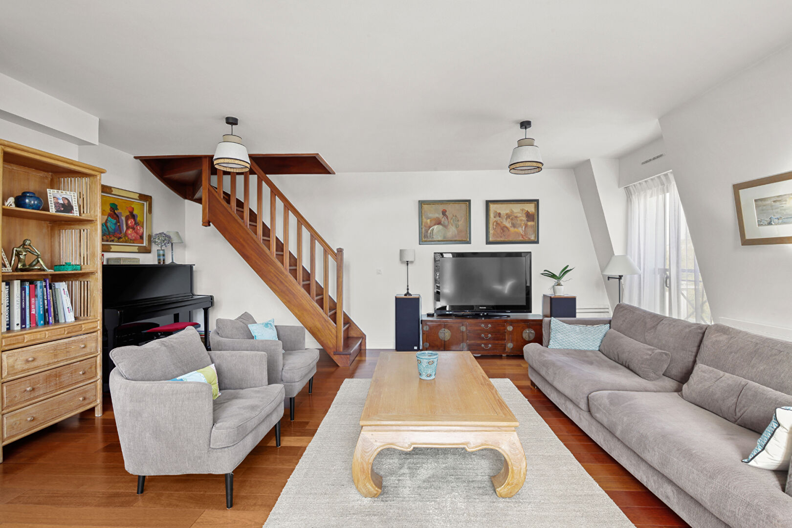 BAS DE CHATOU PROCHE CENTRE-VILLE Très bel Appartement Duplex de 111 m² avec 3 chambres et possibilité d&rsquo;une 4è