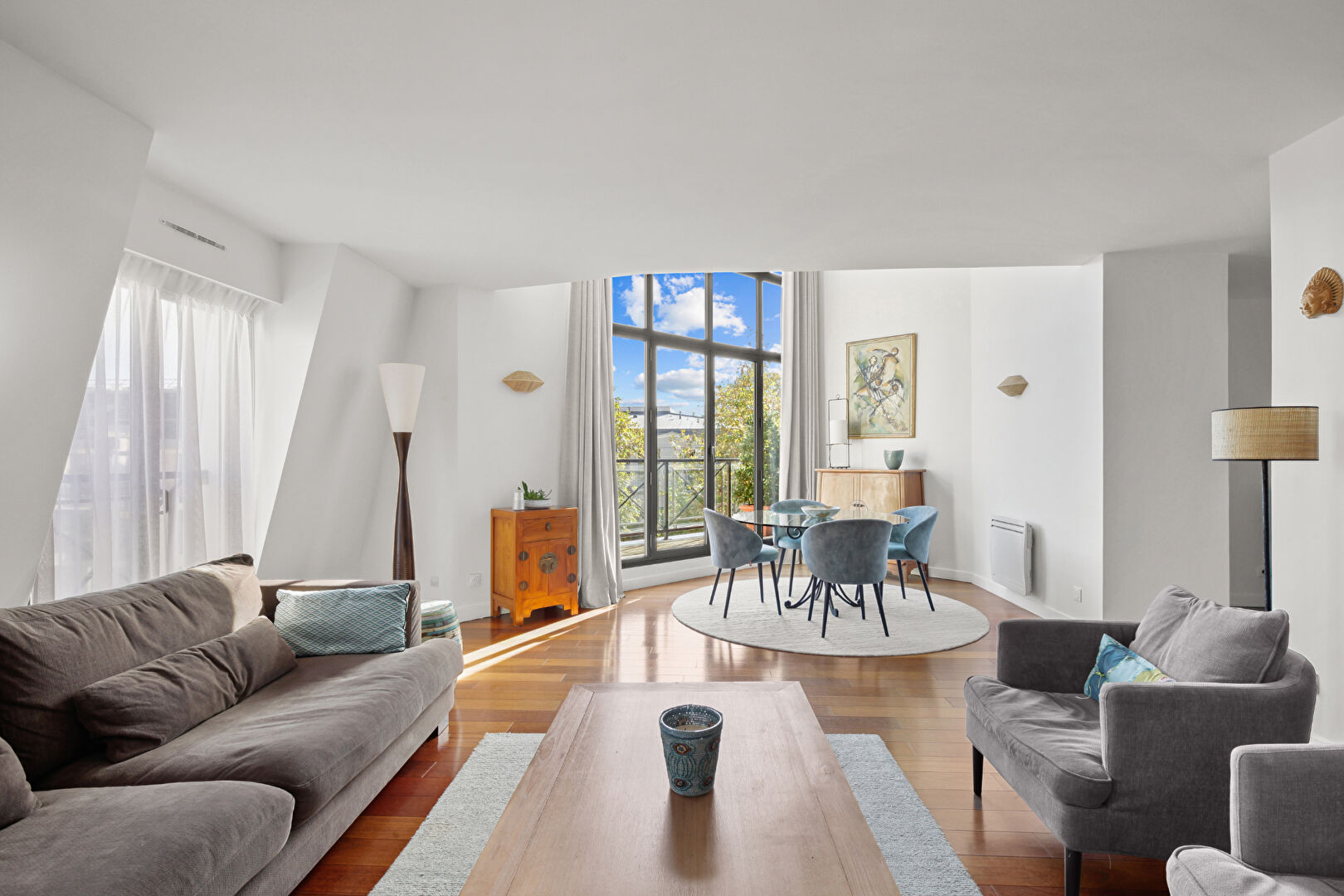 BAS DE CHATOU PROCHE CENTRE-VILLE Très bel Appartement Duplex de 111 m² avec 3 chambres et possibilité d&rsquo;une 4è