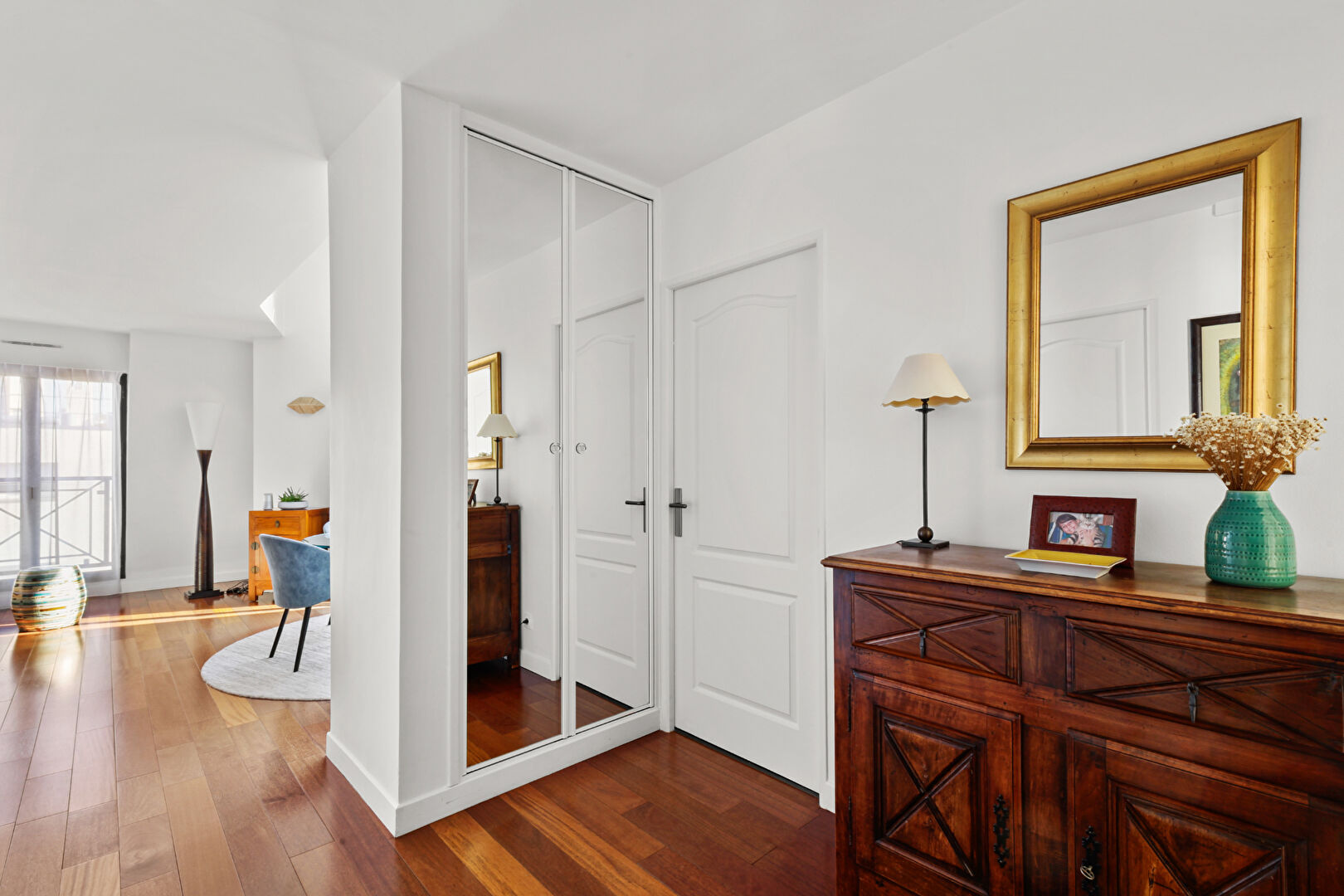 BAS DE CHATOU PROCHE CENTRE-VILLE Très bel Appartement Duplex de 111 m² avec 3 chambres et possibilité d&rsquo;une 4è