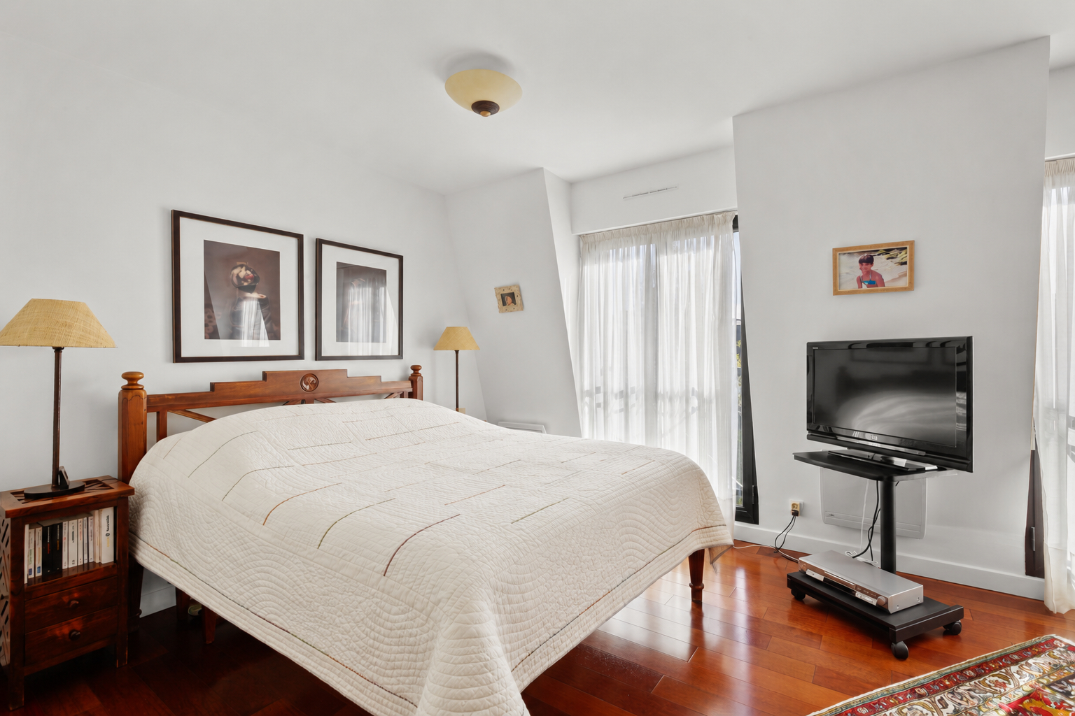 BAS DE CHATOU PROCHE CENTRE-VILLE Très bel Appartement Duplex de 111 m² avec 3 chambres et possibilité d&rsquo;une 4è
