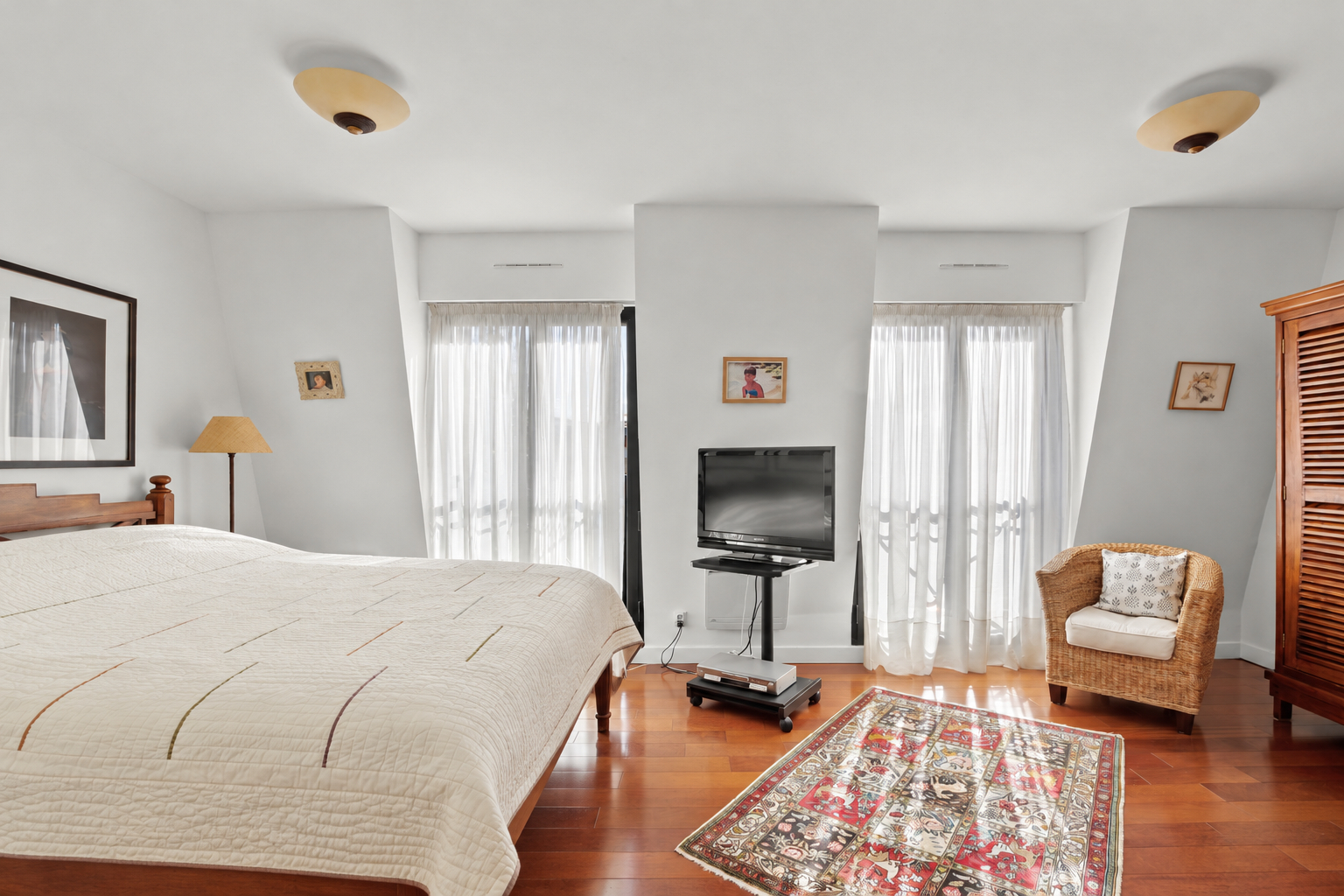 BAS DE CHATOU PROCHE CENTRE-VILLE Très bel Appartement Duplex de 111 m² avec 3 chambres et possibilité d&rsquo;une 4è