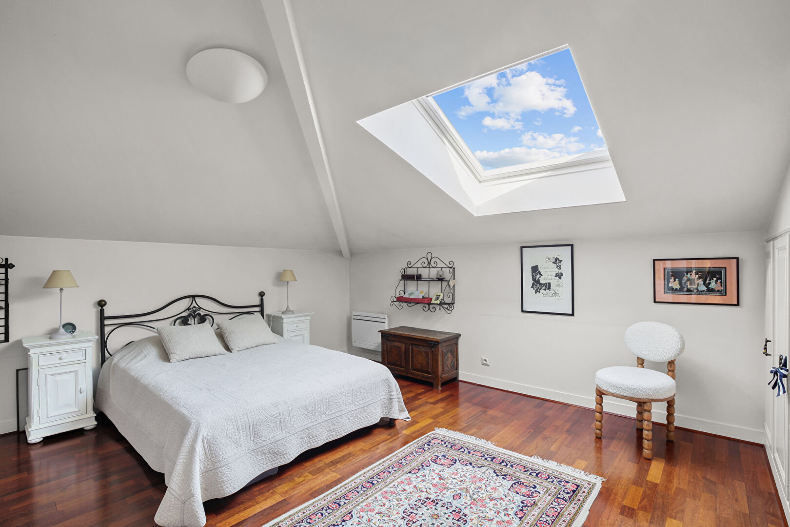 BAS DE CHATOU PROCHE CENTRE-VILLE Très bel Appartement Duplex de 111 m² avec 3 chambres et possibilité d&rsquo;une 4è