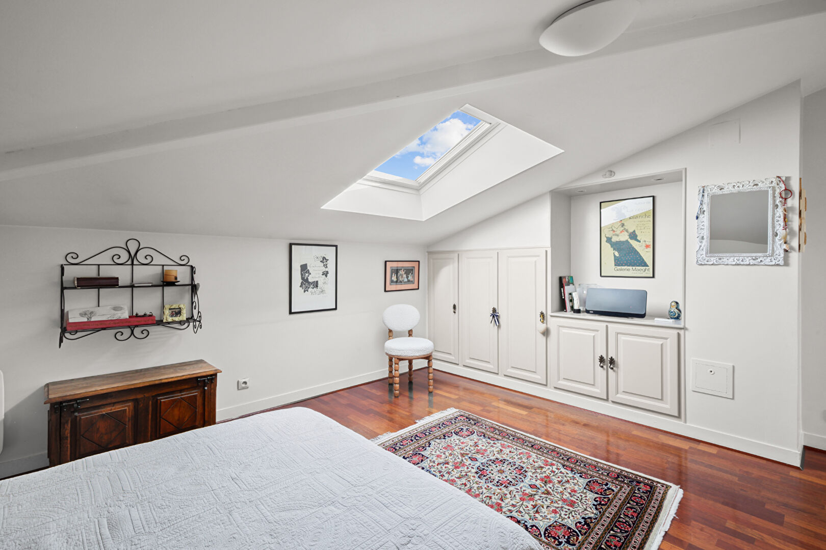 BAS DE CHATOU PROCHE CENTRE-VILLE Très bel Appartement Duplex de 111 m² avec 3 chambres et possibilité d&rsquo;une 4è