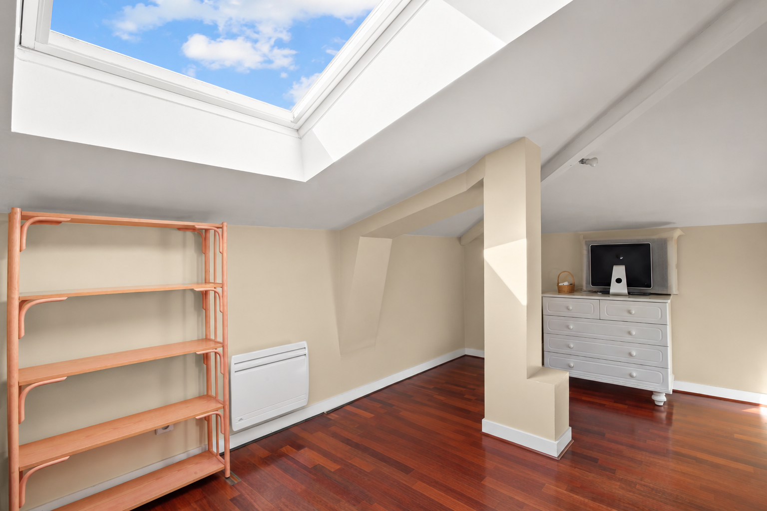 BAS DE CHATOU PROCHE CENTRE-VILLE Très bel Appartement Duplex de 111 m² avec 3 chambres et possibilité d&rsquo;une 4è