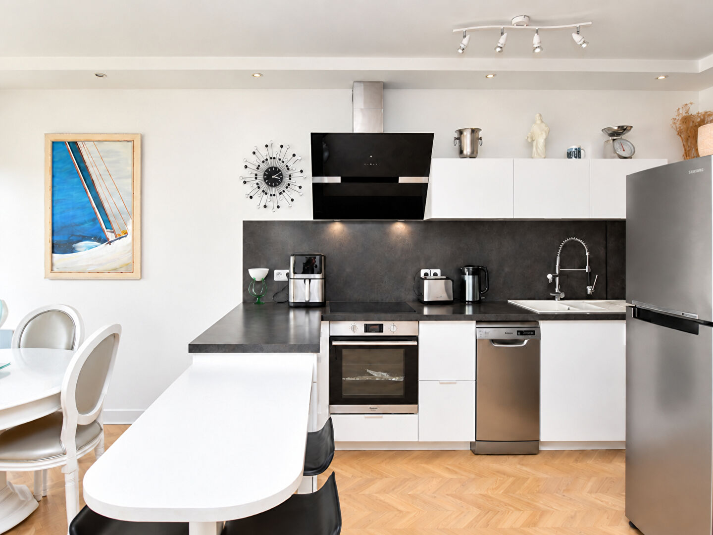 BAS DE CHATOU – 7 MN RER – APPARTEMENT 2 CHAMBRES – 68 M² – CAVE ET PARKING
