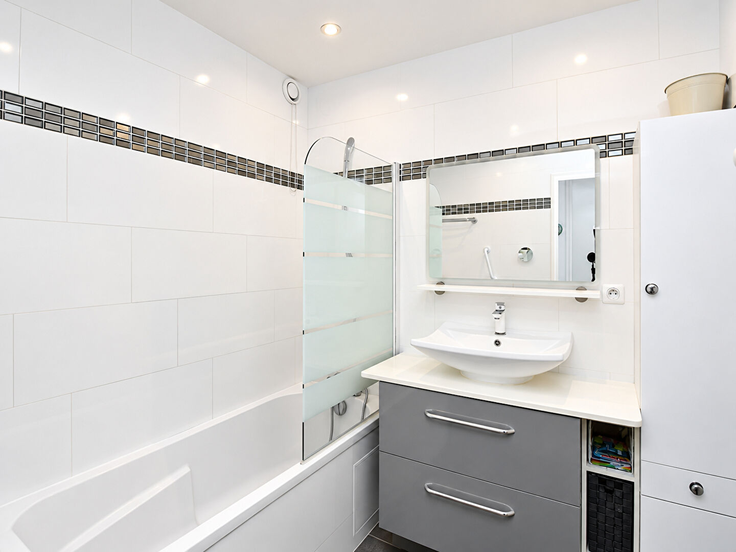 BAS DE CHATOU – 7 MN RER – APPARTEMENT 2 CHAMBRES – 68 M² – CAVE ET PARKING
