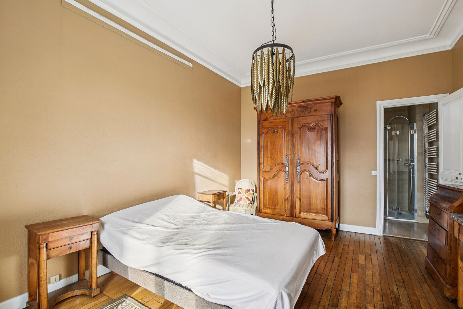 LE VESINET – PROPRIETE DE 232 M² – SALON 66 M²  – 4 CHAMBRES – TERRAIN 1474 M²  – DEPENDANCE AMENAGEE 60 M² –  10 MN RER