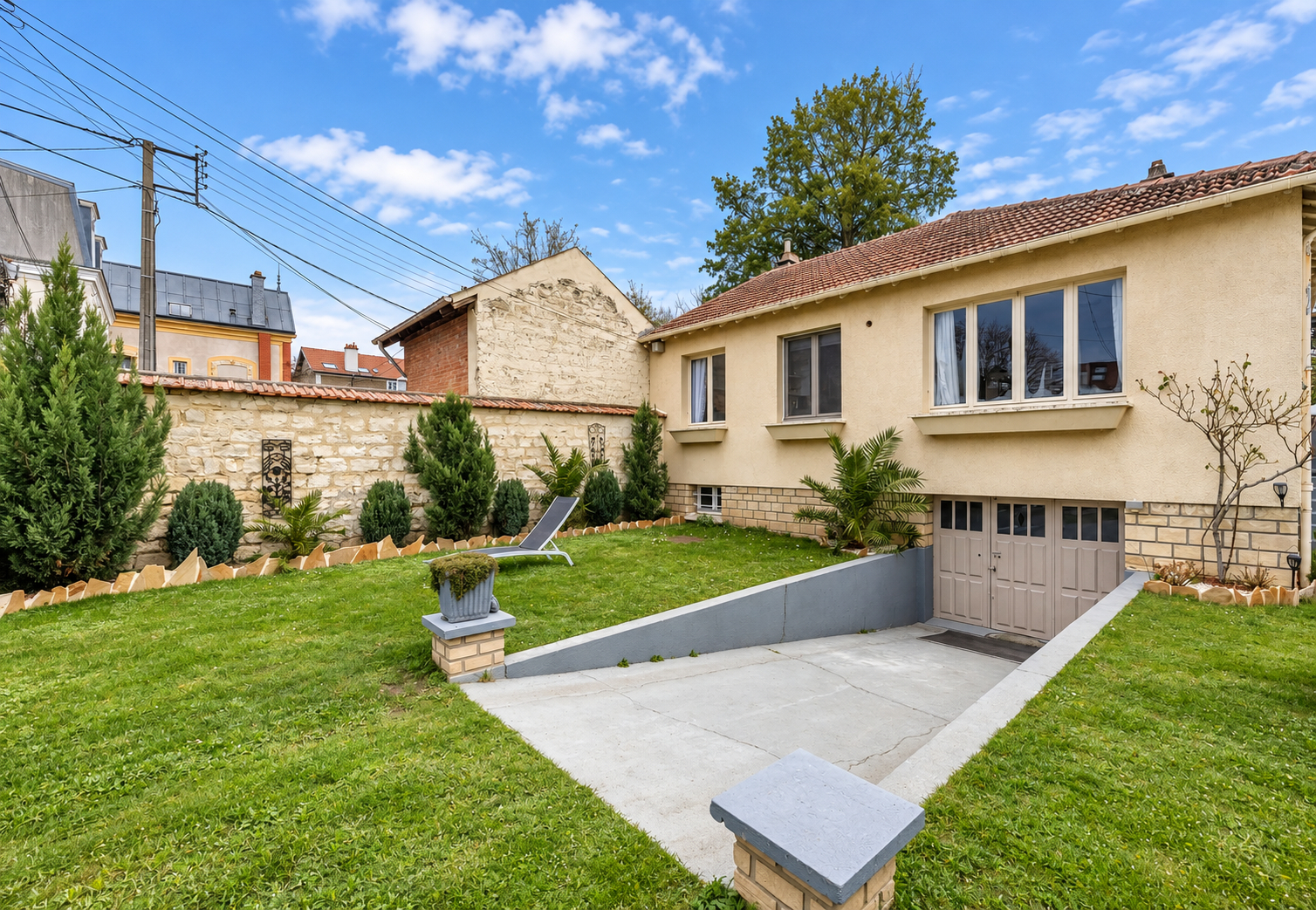 BAS DE CHATOU – MAISON DE 74 M² – GROS POTENTIEL – TERRAIN 634 M²