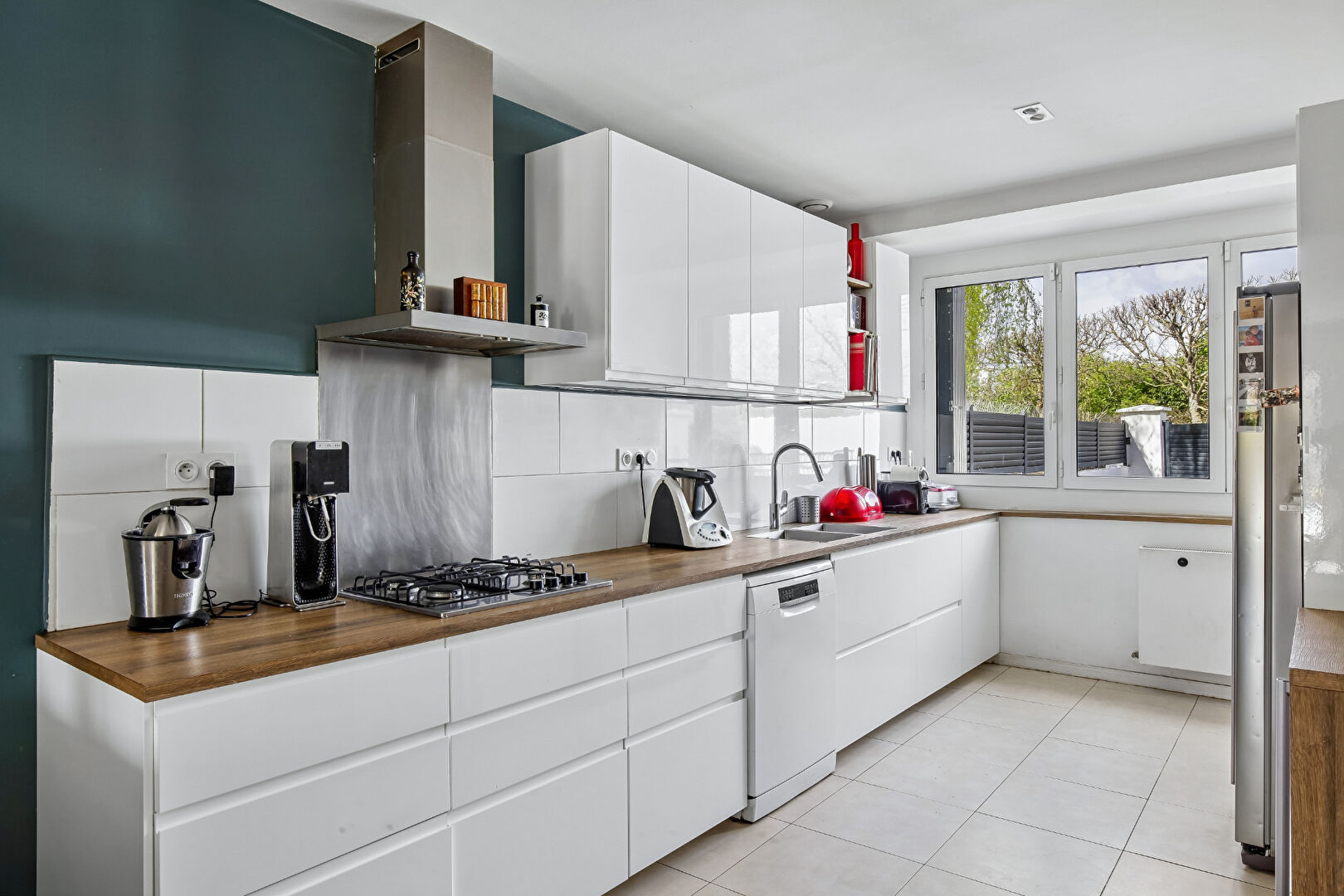 CHATOU – MAISON DE 187 M² – 6 CHAMBRES – SOUS SOL TOTAL – TERRAIN 322 M²- PROCHE ECOLES ET COMMERCES
