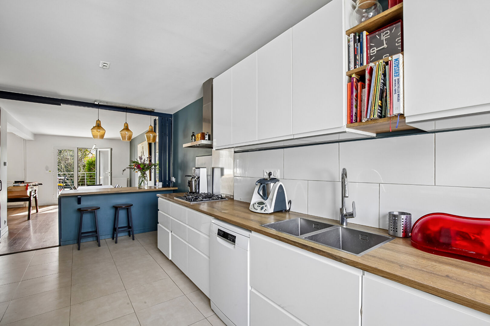 CHATOU – MAISON DE 187 M² – 6 CHAMBRES – SOUS SOL TOTAL – TERRAIN 322 M²- PROCHE ECOLES ET COMMERCES