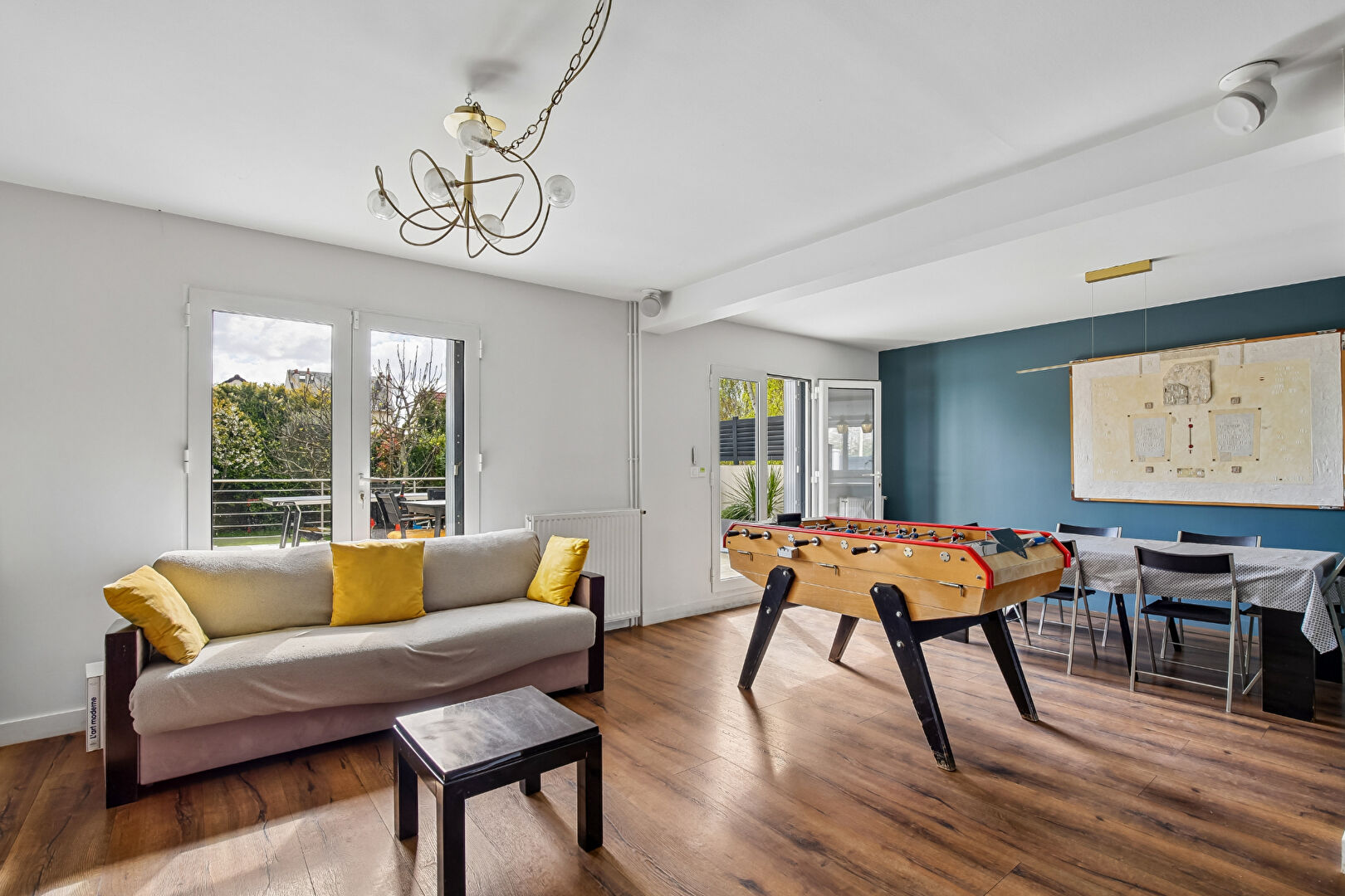 CHATOU – MAISON DE 187 M² – 6 CHAMBRES – SOUS SOL TOTAL – TERRAIN 322 M²- PROCHE ECOLES ET COMMERCES
