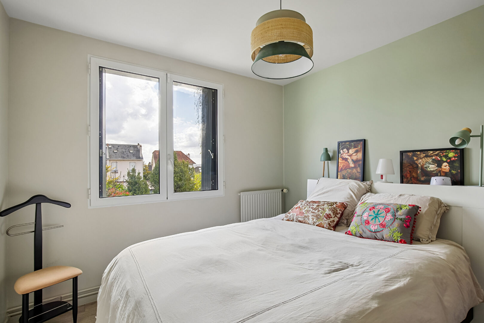 CHATOU – MAISON DE 187 M² – 6 CHAMBRES – SOUS SOL TOTAL – TERRAIN 322 M²- PROCHE ECOLES ET COMMERCES