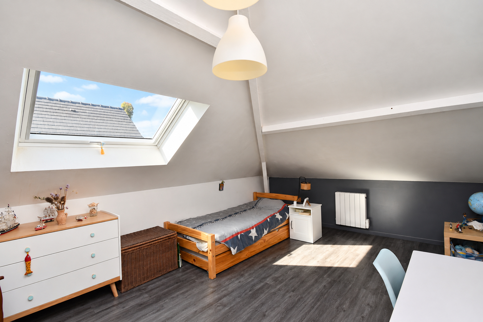 EXCLUSIVITE à CHATOU  MAISON LUMINEUSE AU CALME ABSOLU  4 CHAMBRES, JARDIN ET GARAGE