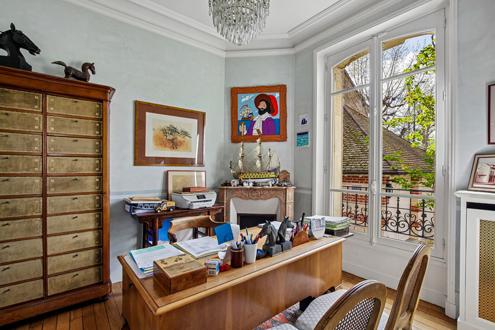 LE VESINET SUD – MAGNIFIQUE PROPRIETE DE 308 M² –  6 CHAMBRES – TERRAIN 1541 M²  – PISCINE – DEPENDANCE AMENAGEE 18 M² –