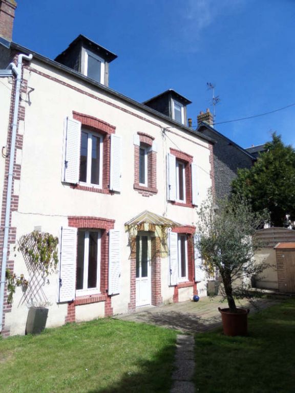 MAISON OUISTREHAM - 5 pièce(s) - 74.74 m2