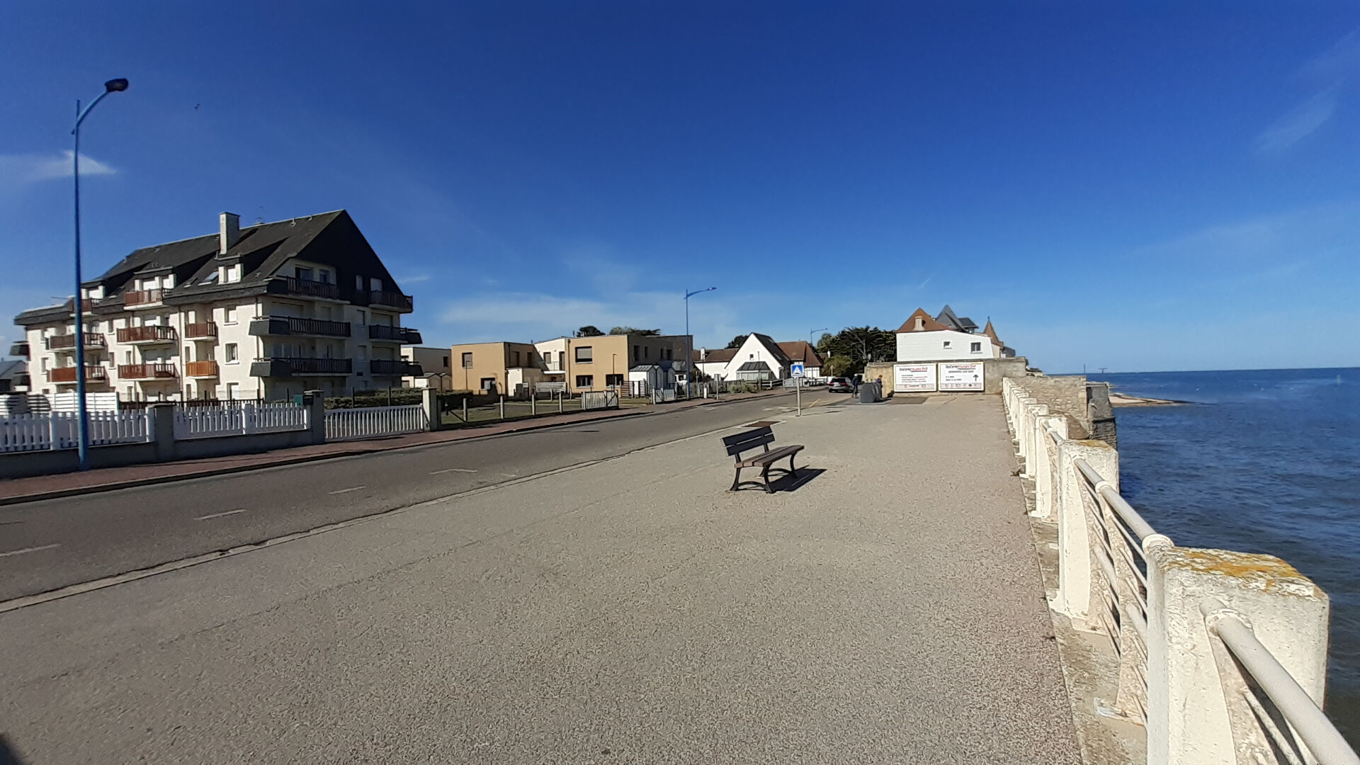 Photo Langrune Sur Mer - résidence de front de mer image 2/6