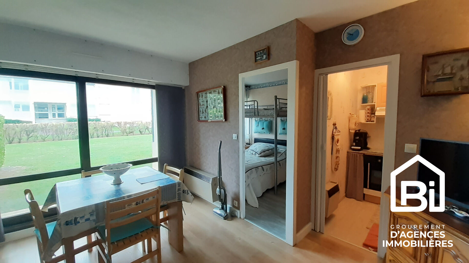 Photo COURSEULLES SUR MER, proche plage image 2/6