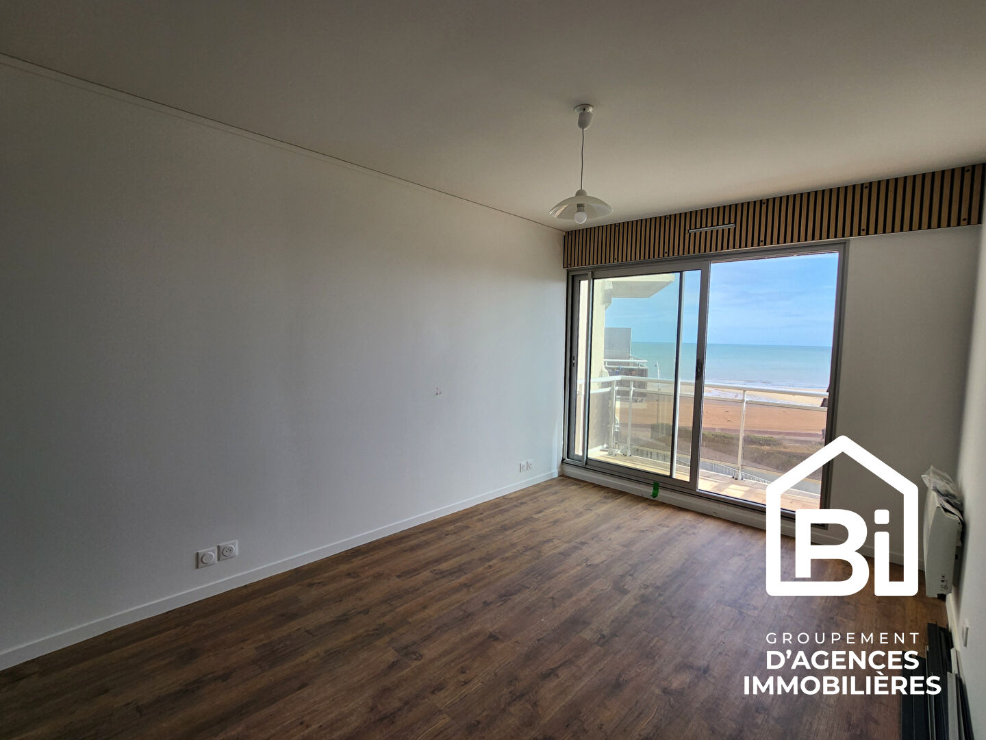 Photo COURSEULLES SUR MER - Appartement rénové 2PP - 29,52m² image 2/6