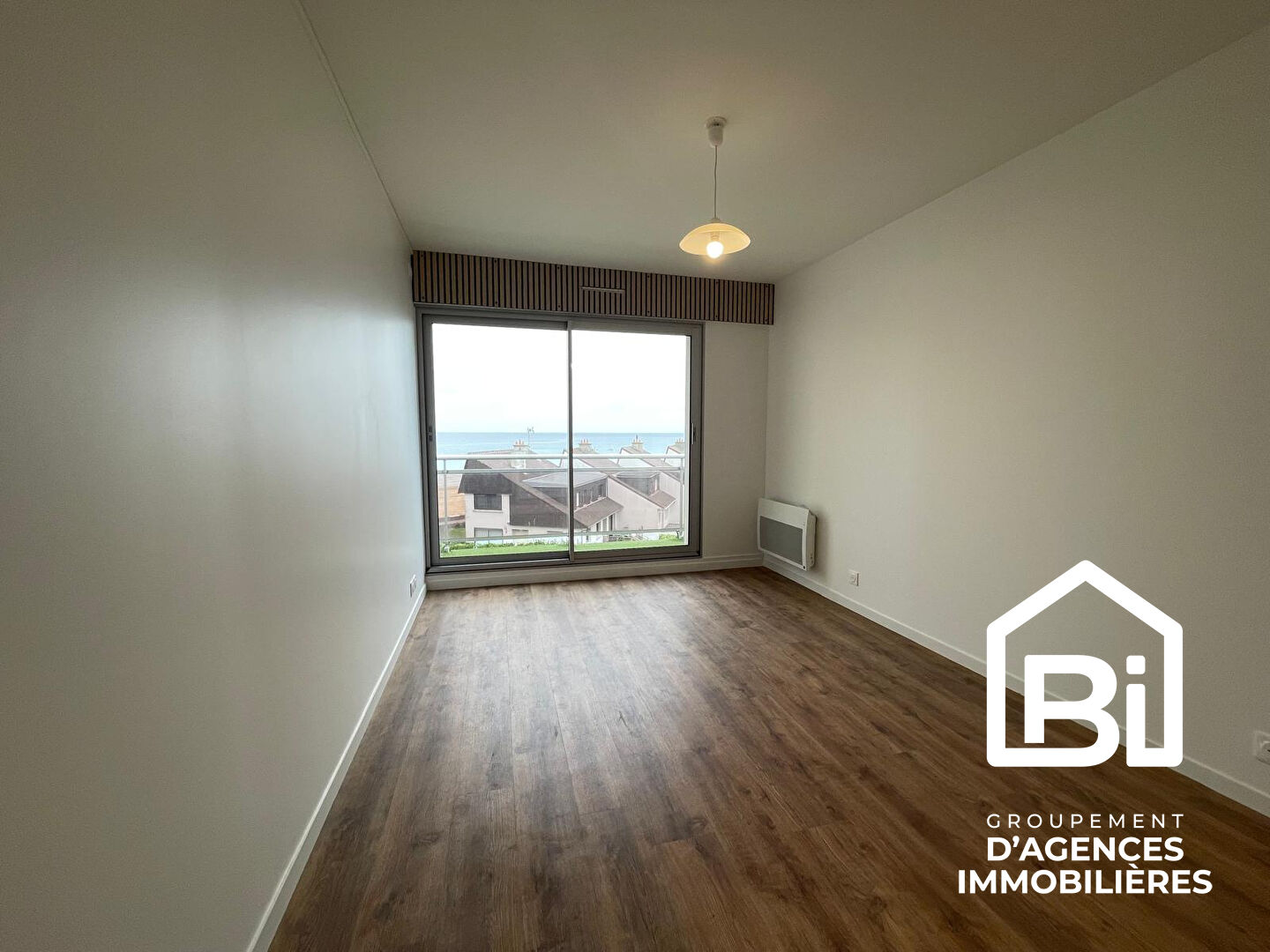 Photo COURSEULLES SUR MER - Appartement rénové 2PP - 29,52m² image 5/6
