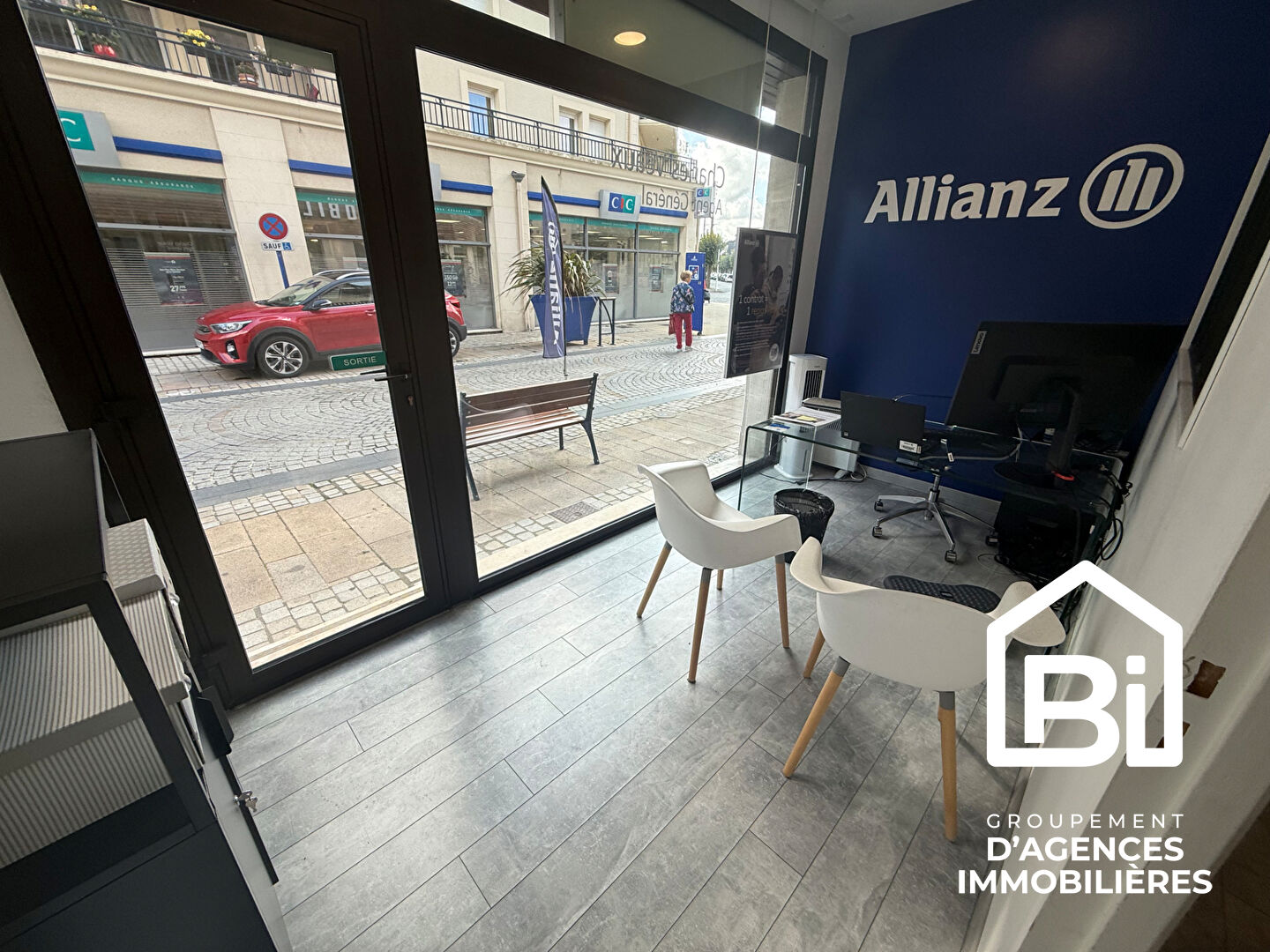 Photo Local commerciale 22.75m² image 2/5