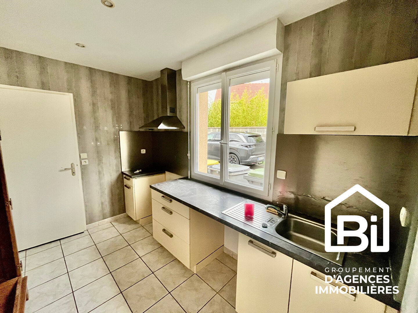 Photo BOURG COTIER image 3/6