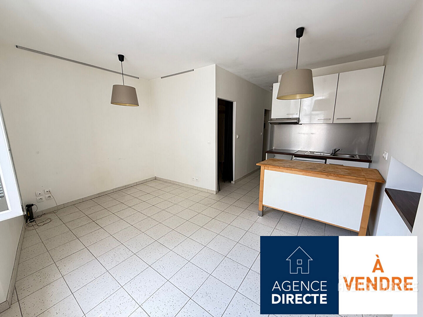 Nantes St Clément , T2 de 31m² + cave , libre de locataire