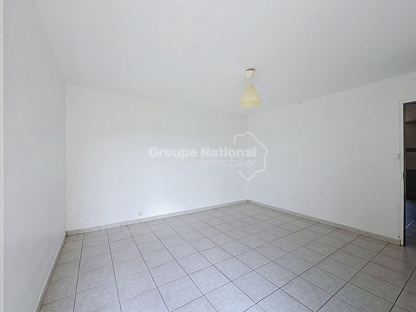 Ensemble immobilier 145 m2 garage 80m²