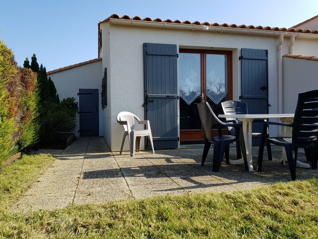 logement dans residence avec piscine et tennis